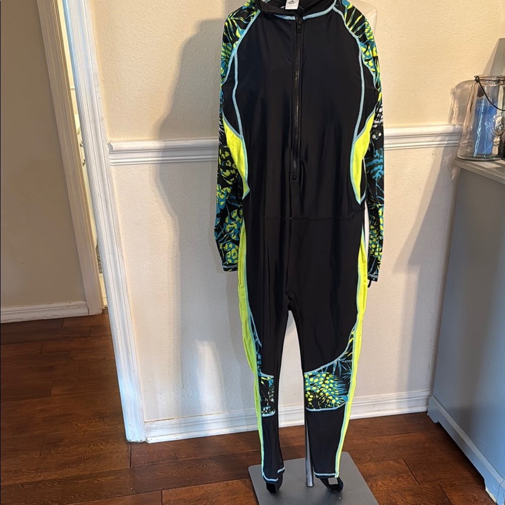*NEW - SBART WOMAN’S WETSUIT DIVING SUIT LONG SLEEVE AND LONG LEGS (sz 2X)